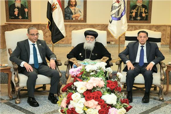 الدكتور أحمد الأنصاري محافظ الجيزة أثناء الزيارة
