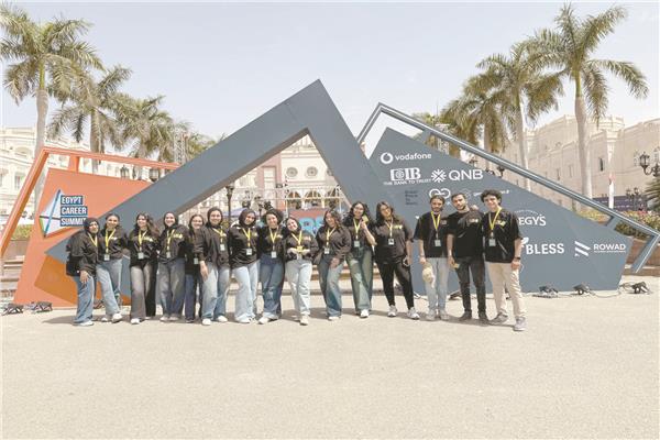 كلية الإعلام جامعة القاهرة مشروع تخرجهم