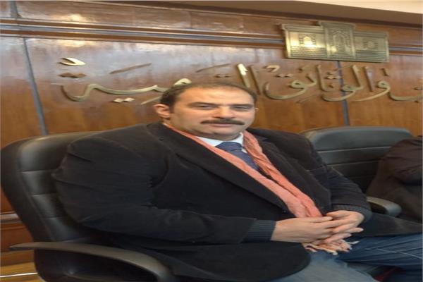 د. عادل بدر أستاذ النحت والتربية المتحفية بجامعة القاهرة