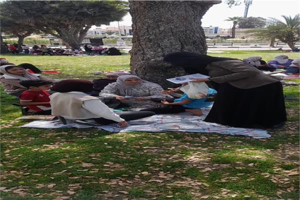 حملات توعية بيئية مكثفة بشواطئ وحدائق الإسماعيلية