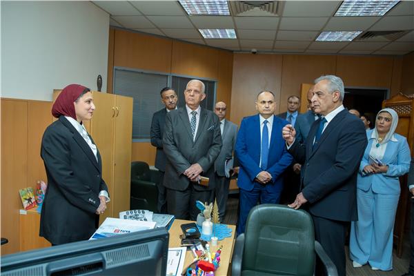  الدكتور مهندس صلاح سليمان جمبلاط وزير الدولة للإنتاج الحربي
