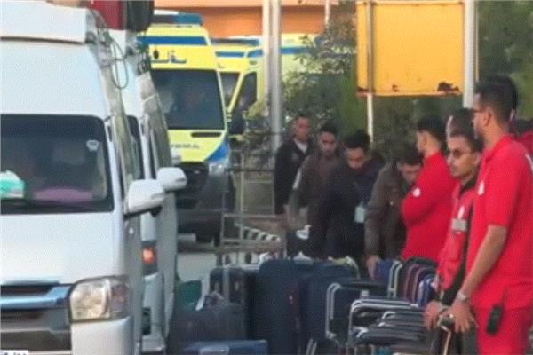 مصر تكثف جهودها الإنسانية لدعم قطاع غزة واستقبال المصابين