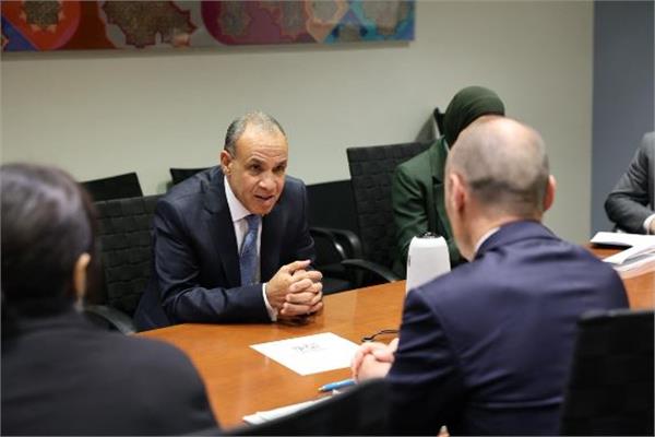  د. بدر عبد العاطي وزير الخارجية مع وفد الوكالة الإيطالية للتعاون التنموي  