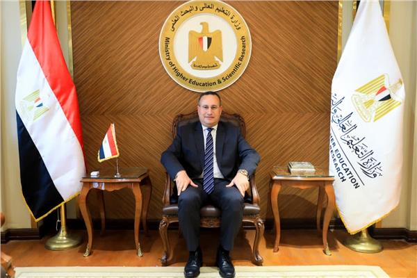 وزيرالتعليم العالي  الدكتور عبدالعزيز قنصوة