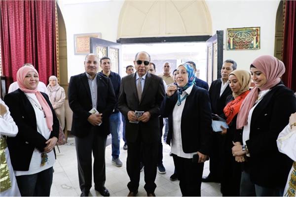 محافظ المنيا يشارك في احتفالية مدرسة الثانوية بنات