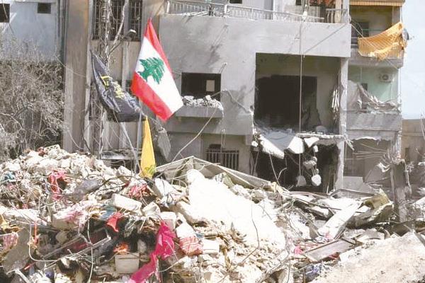 مبانٍ مدمرة فى غارة جوية إسرائيلية على جنوب لبنان
