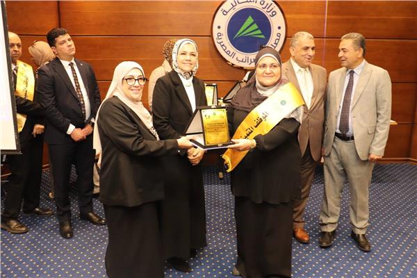 خلال التكريم