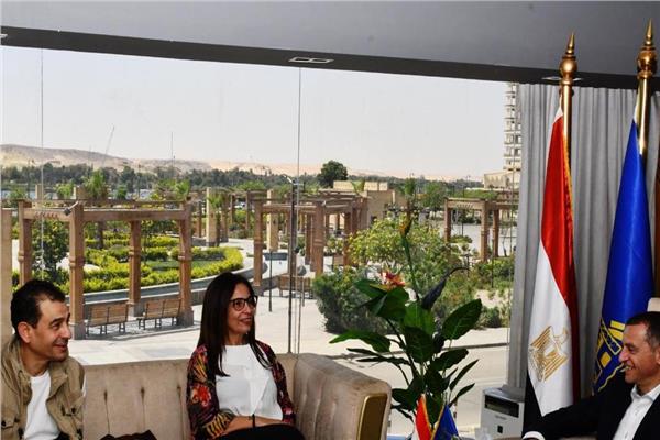 محافظ أسوان يستقبل وزيرة الثقافة ورئيس الهيئة العامة لقصور الثقافة