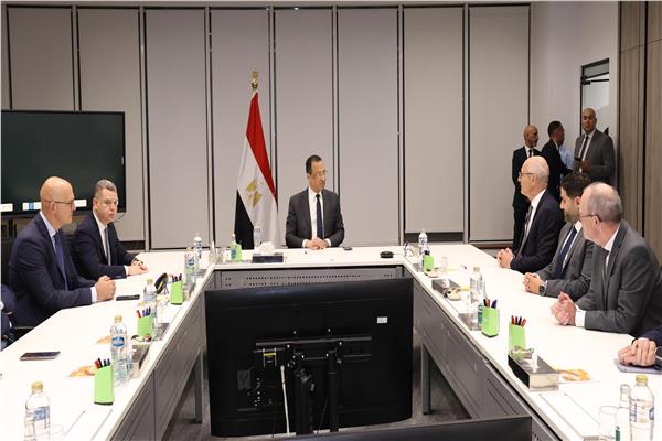 اجتماع وزير الاتصالات مع الرئيس التنفيذي لمجموعة فاليو الفرنسية