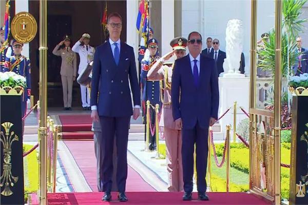 الرئيس السيسي يستقبل نظيره الفنلندي بقصر الاتحادية