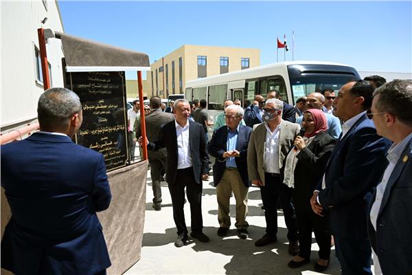 الدكتور مصطفى مدبولي، رئيس مجلس الوزراء يفتتح مصنع "إتش كي دينج تشانج شينج جروب المحدودة