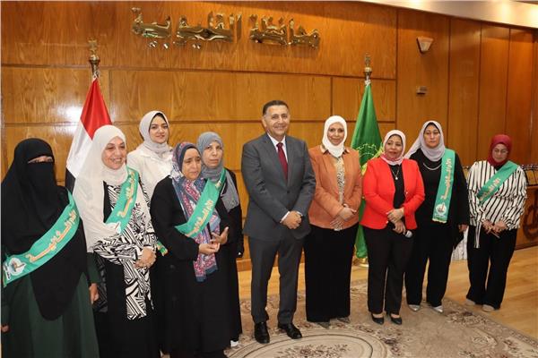 محافظ القليوبية يكرم الأمهات المثاليات والأبناء الأيتام 