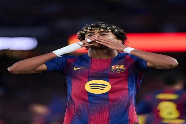 لامين يامال لاعب برشلونة الإسباني