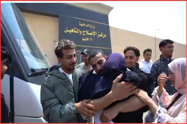 نرصد لحظات فرحة المفرج عنهم في ذكرى تحرير سيناء