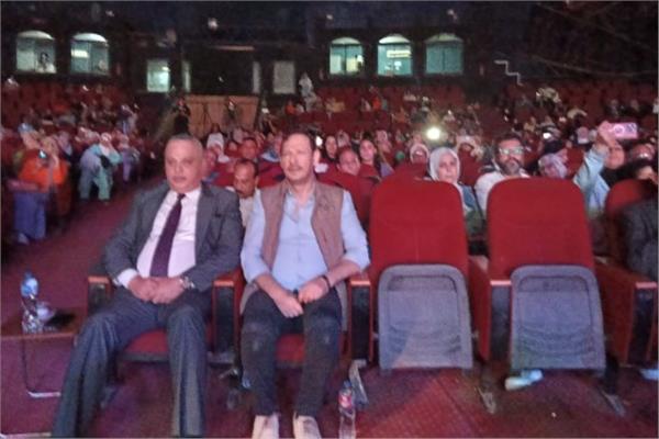 سامح يسري على مسرح البالون