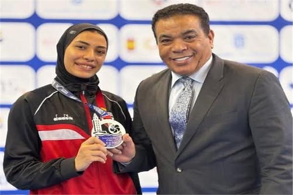 جنا حازم خلال التتويج 