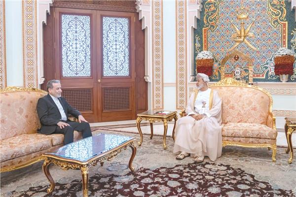 سلطان عُمان يستقبل عباس عراقجى وزير الخارجية الإيرانى