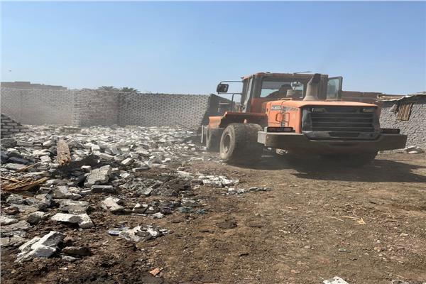 وزيرة التنمية المحلية والبيئة :  غلق وتشميع 37 محلًا لعملها بدون ترخيص بالقليوبية 