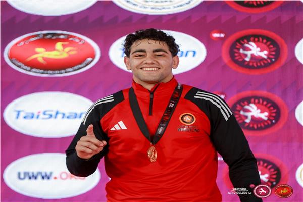 البطل الأولمبي أنس السيد