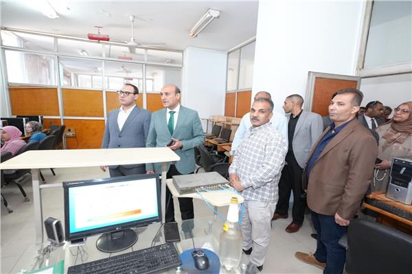 محافظ أسيوط