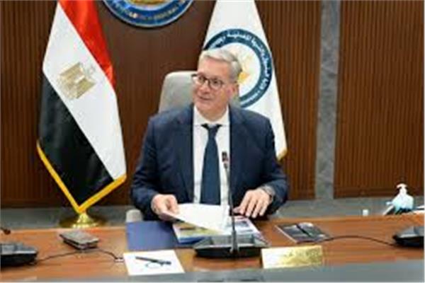 وزير البترول  والثروة المعدنية 