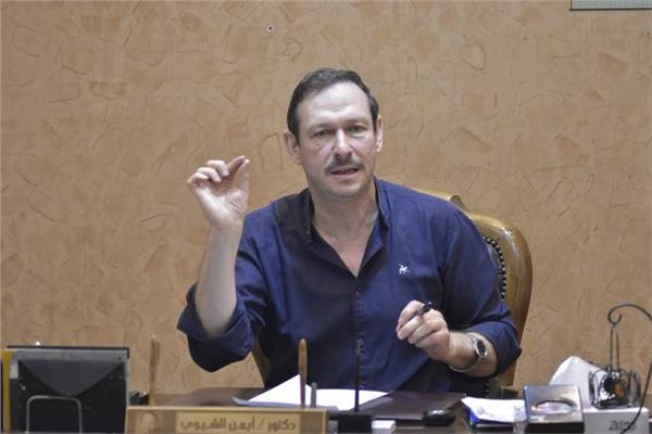 أيمن الشيوي يعزز تطوير المراكز الإعلامية بقطاع المسرح