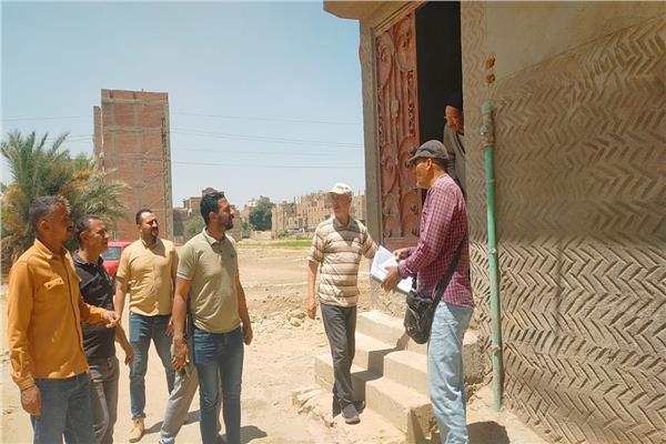جانب من حملات التوعية للمواطنين بأسيوط
