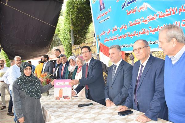 الدكتور ناصر الجيزاوي رئيس جامعة بنها