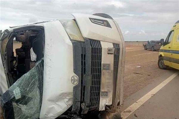 حادث انقلاب سيارة ميكروباص