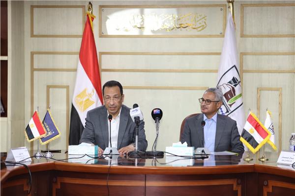  المهندس رأفت هندي وزير الاتصالات وتكنولوجيا المعلومات