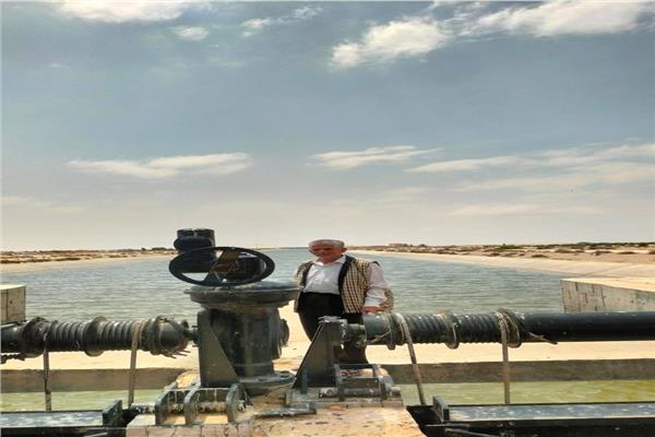 متابعة أعمال تطهير ونزع الحشائش بمنطقتي رابعة وبئر العبد 