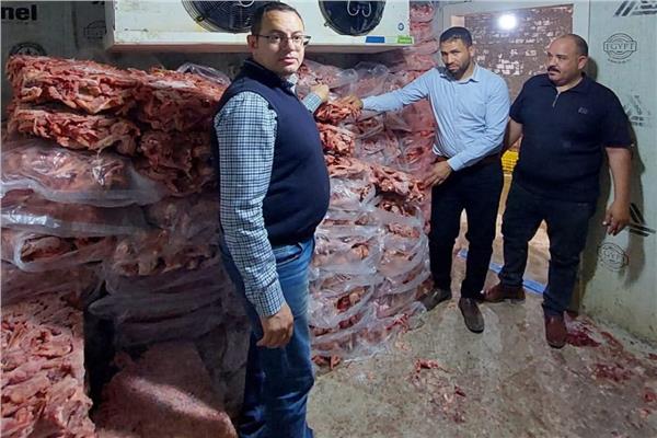 ضبط مقطعات دواجن غير صالحة