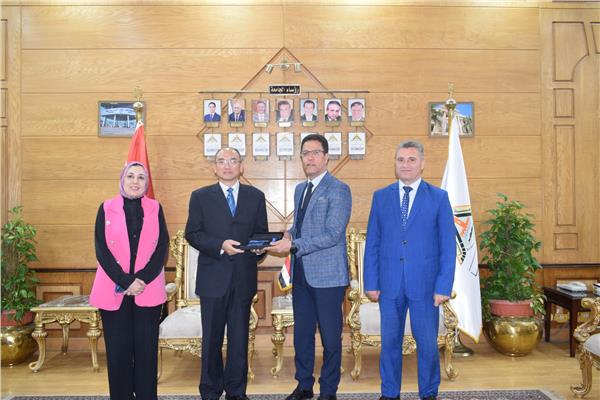 الدكتور ناصر الجيزاوي رئيس جامعة بنها