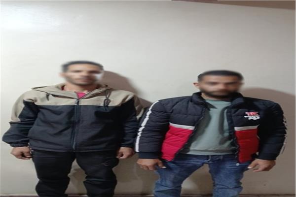 المتهمين عقب القبض عليهم 