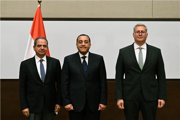 رئيس الوزراء يشهد توقيع اتفاقية لتأهيل شبكات الغاز اللبنانية 