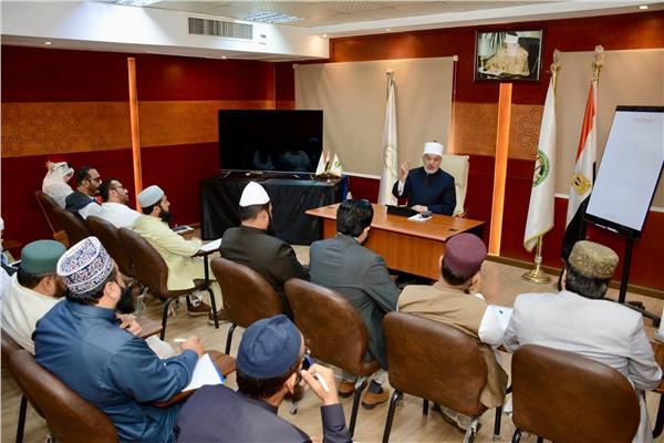 دورة "تفكيك الفكر المتطرف" بأكاديمية الأزهر العالمية 