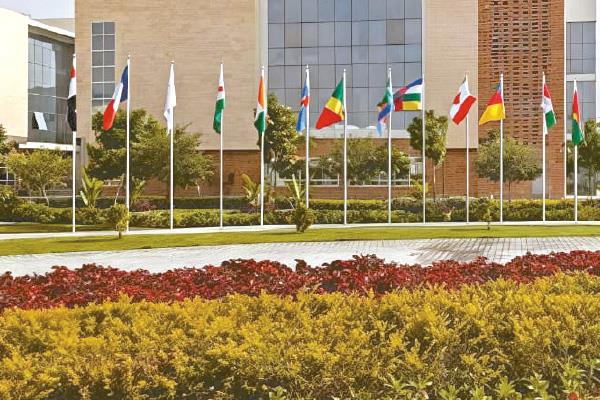 المقر الجديد للجامعة على مساحة 10 أفدنة
