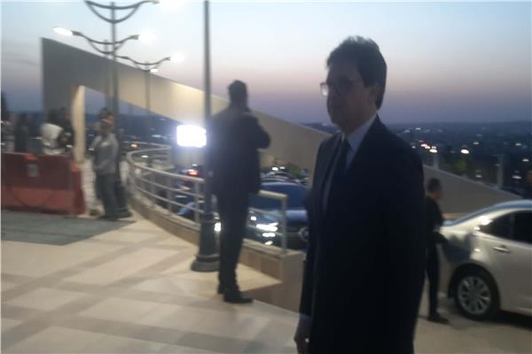 وزير الثقافة السابق أحمد فؤاد هنو يصل عزاء هاني شاكر