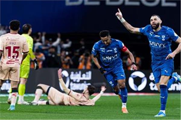 الهلال والخلود
