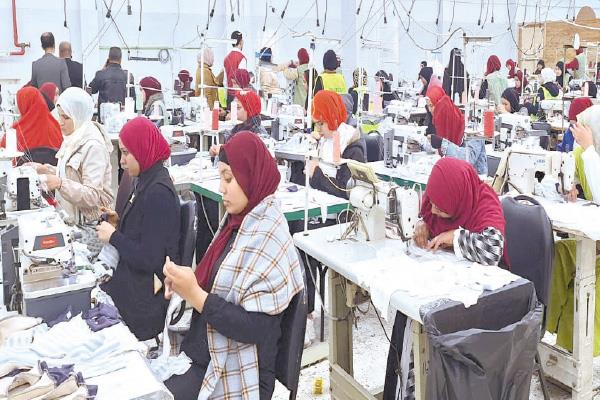صور.. توفير فرص عمل وتدريب، وتمويل مشروعات صغيرة ومتناهية الصغر