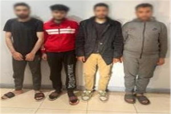 المتهمين عقب القبض عليهم 