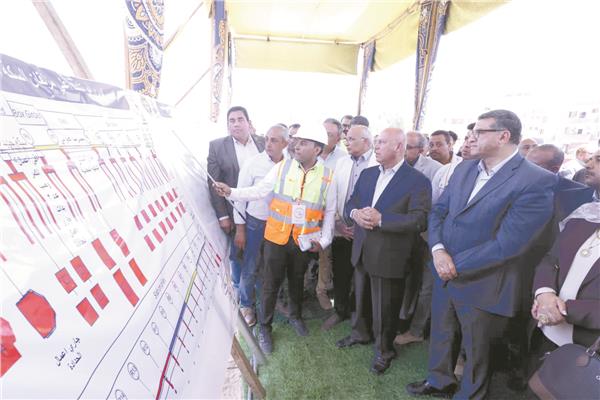 الفريق مهندس كامل الوزير يتابع التشغيل التجريبى للكوبرى