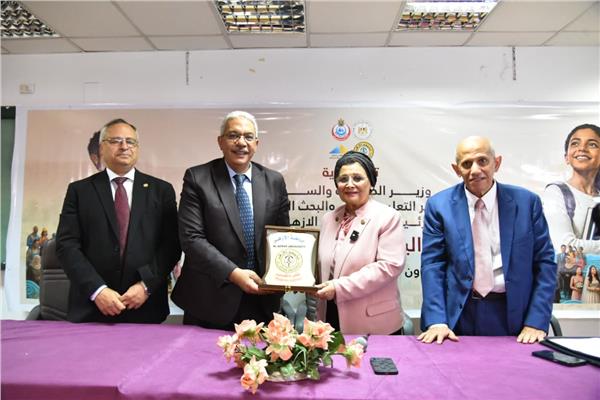 نائب وزير الصحة تطلق اليوم السكاني الجامعي الأول بجامعة الأزهر