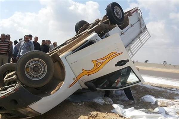 حادث انقلاب سيارة ربع نقل