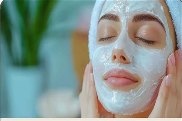 العسل والزبادي لتفتيح وترطيب البشرة