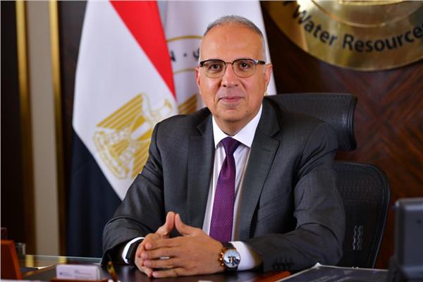 وزير الري يتابع أعمال مصلحة الميكانيكا والكهرباء 