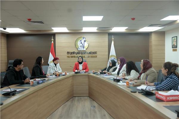 لجنة المشاركة السياسية بالقومي للمرأة تعقد اجتماعها الدوري      
