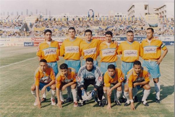 فريق الإسماعيلي الذي توج بلقب الدوري موسم 2001-2002