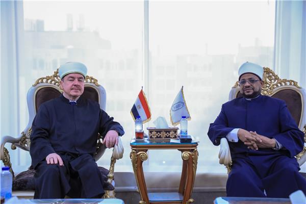 أمين (البحوث الإسلاميَّة) يستقبل مفتي بولندا