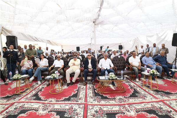 وزير السياحة والآثار ومحافظ الأقصر يفتتحان مقبرتي أمنحتب